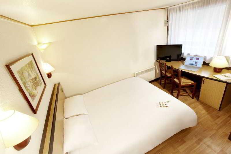 Kyriad Direct Marseille Ouest - 3*